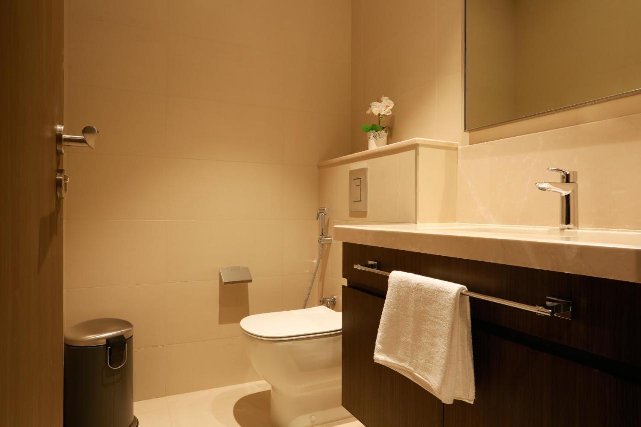 Elegant Apartment With Direct Access To Dubai Mall Exteriör bild