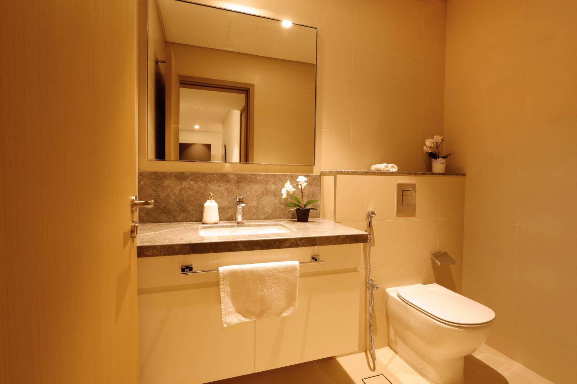 Elegant Apartment With Direct Access To Dubai Mall Exteriör bild