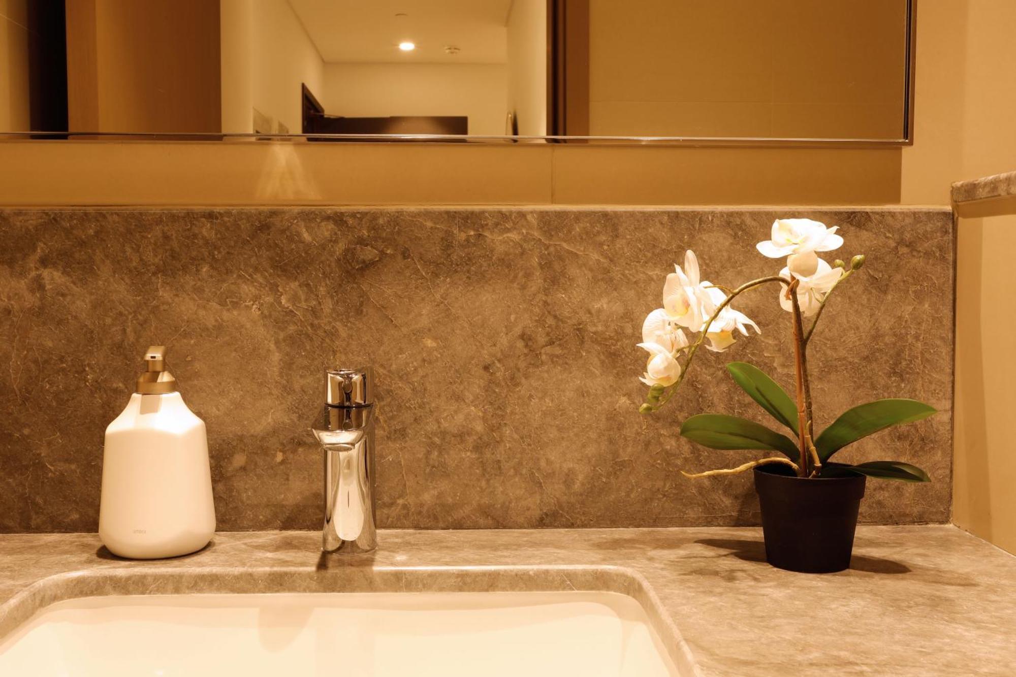 Elegant Apartment With Direct Access To Dubai Mall Exteriör bild